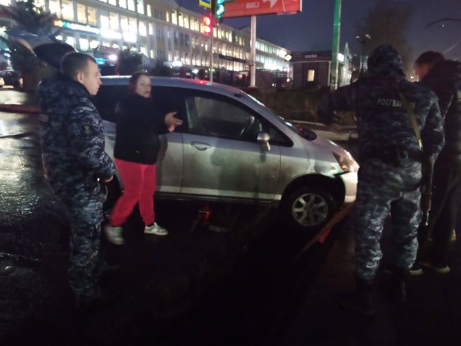 В Златоусте росгвардейцы пришли на помощь водителям, оказавшимся в трудной ситуации
