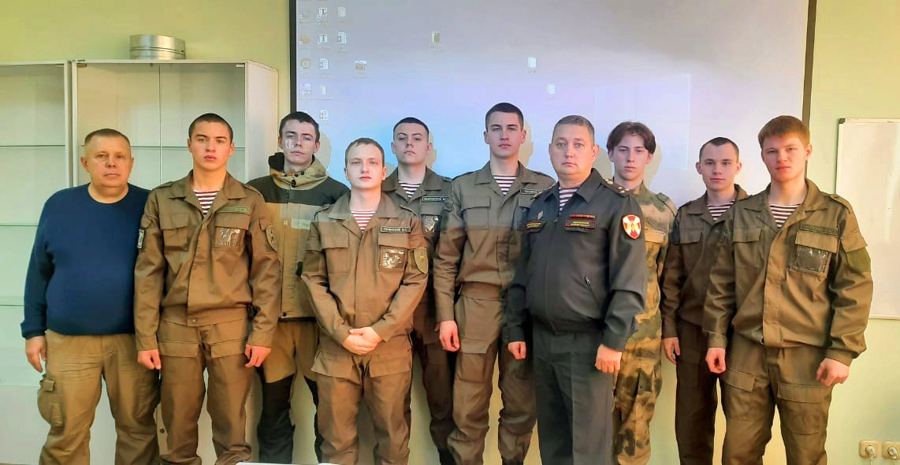Представитель Новосибирского военного института встретился с будущими абитуриентами в Челябинске