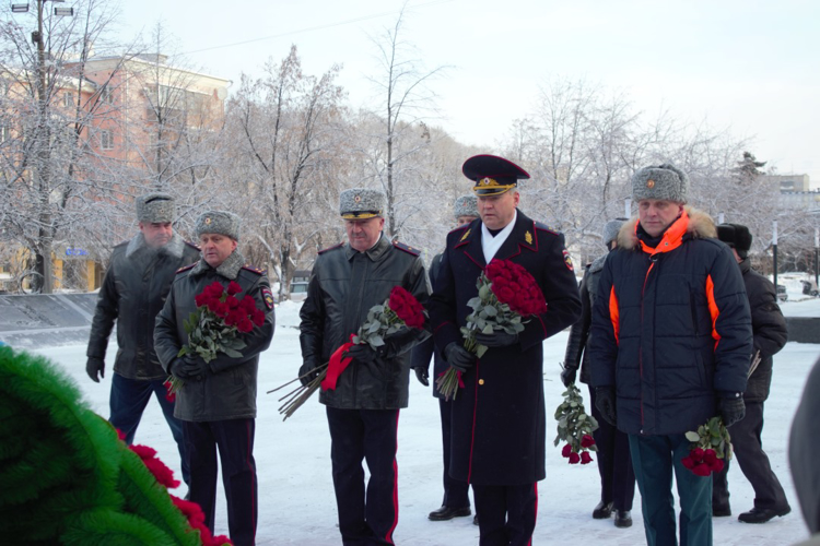 На Южном Урале росгвардейцы приняли участие в памятных мероприятиях ко Дню Героев Отечества