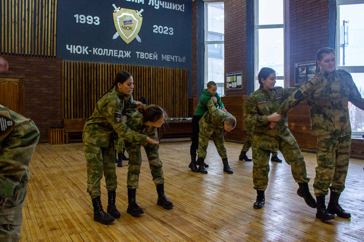 Воспитанники подшефного Росгардии клуба прошли испытания на право ношения краповой тельняшки и шеврона