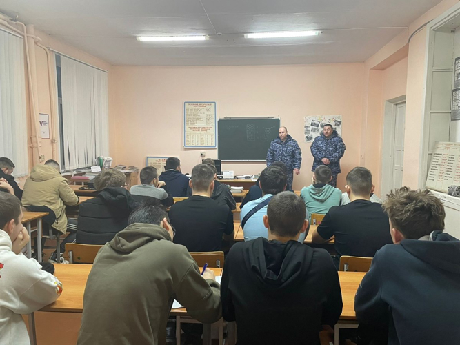 На Южном Урале росгвардейцы посетили жительницу блокадного Ленинграда и провели ряд мероприятий, приуроченных к памятной дате