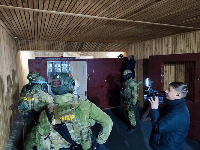 Журналистов познакомили со службой челябинского СОБР «Рифей» Росгвардии