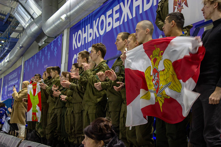 Росгвардейцы поддержали конькобежку Ольгу Фаткулину на Всероссийской спартакиаде