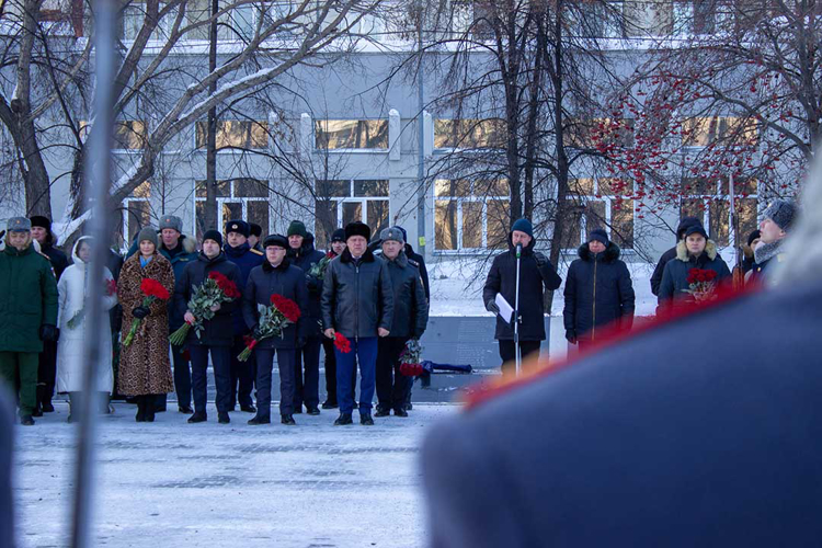 Начальник управления Росгвардии по Челябинской области принял участие в митинге посвященном памяти воинов-интернационалистов