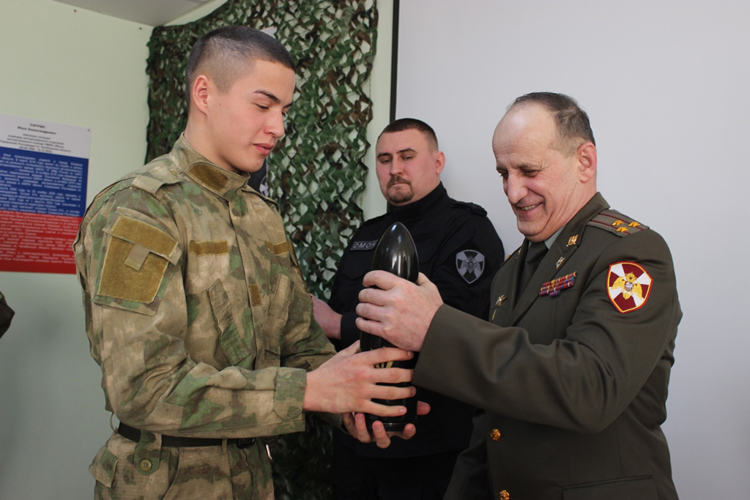 Росгвардия открыла комнату боевой славы в честь погибшего бойца  ОМОН «Воин» в Челябинске