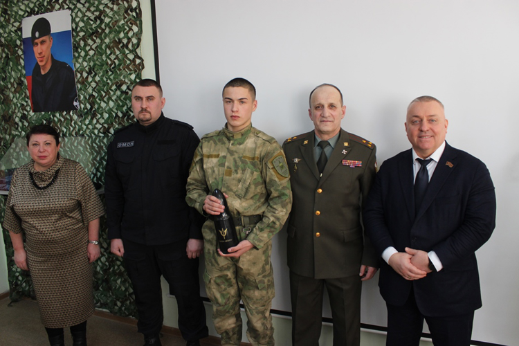 Росгвардия открыла комнату боевой славы в честь погибшего бойца  ОМОН «Воин» в Челябинске