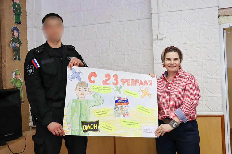 Сотрудники челябинского ОМОН «Атом» провели урок мужества для подшефных школьников