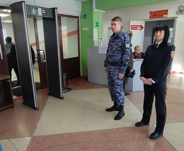 Росгвардейцы приняли участие в обеспечении безопасности на выборах Президента Российской Федерации