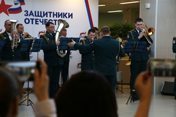 В Челябинске музыканты Росгвардии приняли участие в благотворительном концерте