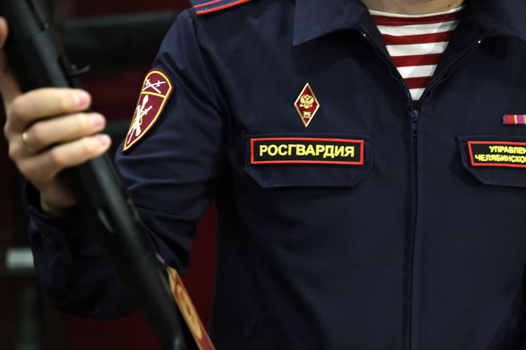 Росгвардейцы проводят работу по приему оружия на временное хранение в Челябинской области