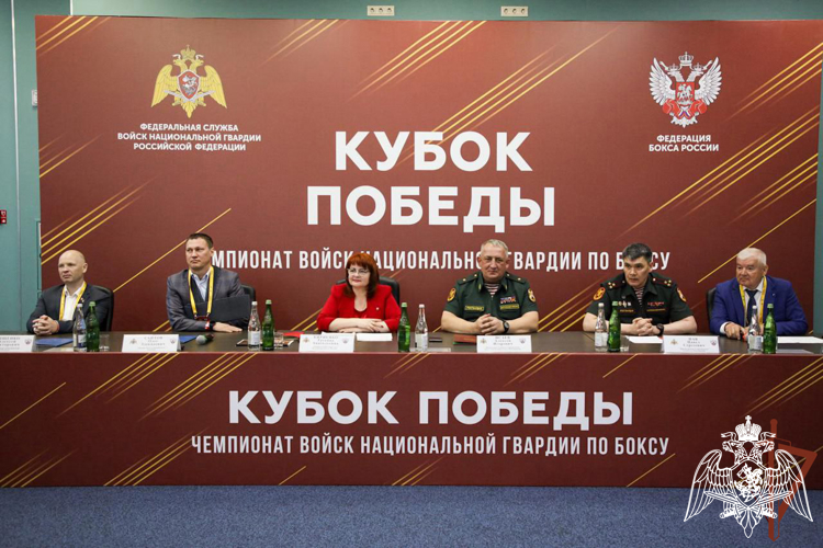 Сотрудник челябинского СОБР «Гром» принимает участие в чемпионате Росгвардии по боксу «Кубок Победы»