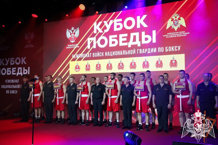 Сотрудник челябинского СОБР «Гром» принимает участие в чемпионате Росгвардии по боксу «Кубок Победы»