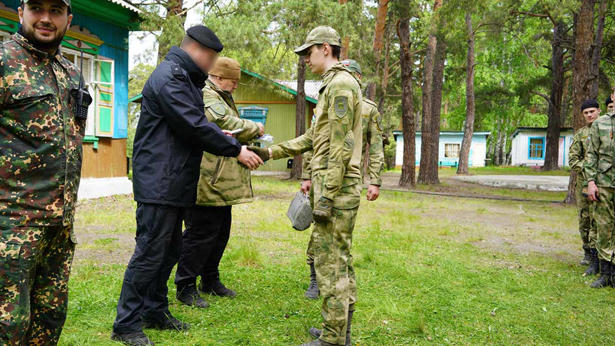 Бойцы ОМОН «Воин» провели военно-полевые сборы с подшефными курсантами в Челябинске