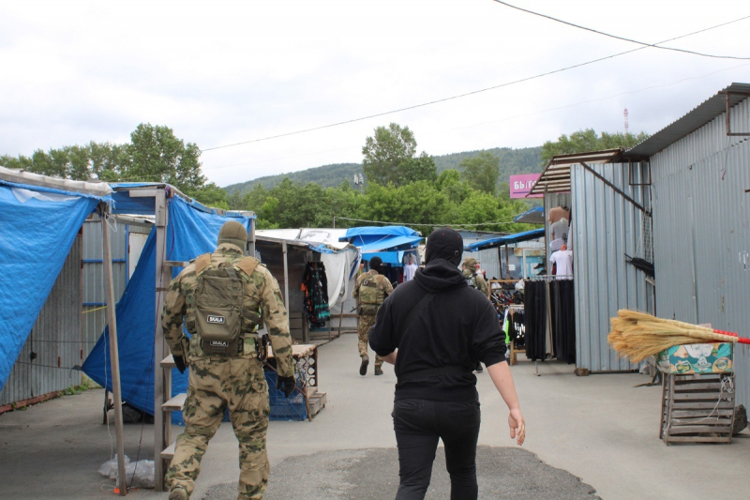 Более 60 иностранных граждан проверено при содействии СОБР в Миассе