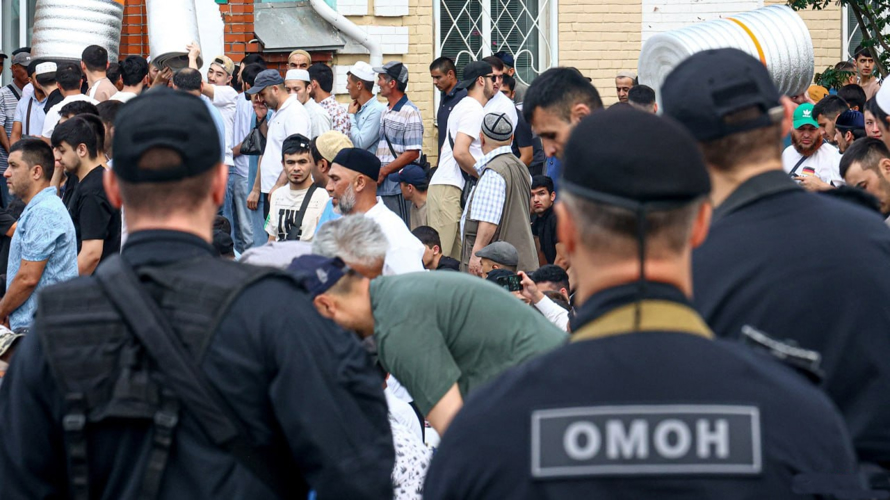 Росгвардейцы приняли участие в обеспечении безопасности во время проведения религиозного праздника на Южном Урале
