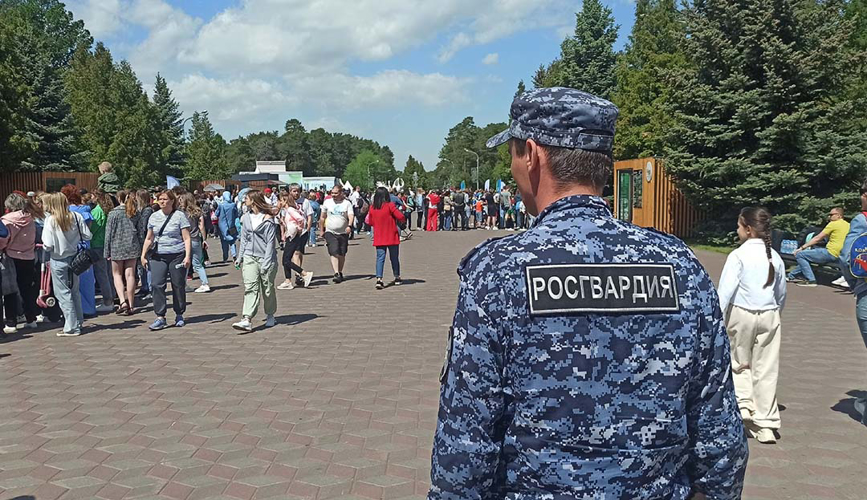 На Южном Урале росгвардейцы приняли участие в обеспечении безопасности Дня защиты детей