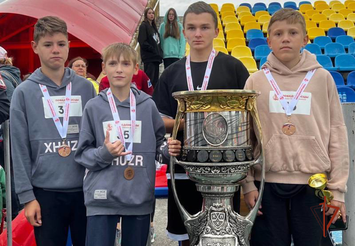 Бойцы ОМОН «Сталь» приняли участие в спортивном мероприятии, посвященном Международному дню дружбы
