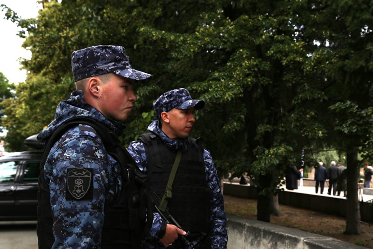 На Южном Урале росгвардейцы приняли участие в обеспечении безопасности выпускных вечеров