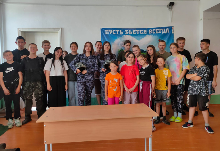 Росгвардейцы из Карталов встретились со школьниками 