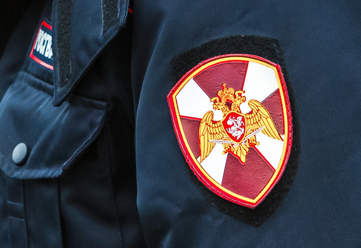 Росгвардейцы задержали подозреваемую в краже цветов из челябинского магазина на крупную сумму