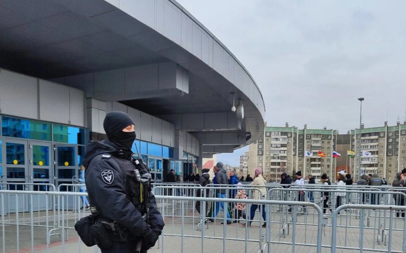 Сотрудники челябинского ОМОН обеспечили безопасность матча КХЛ