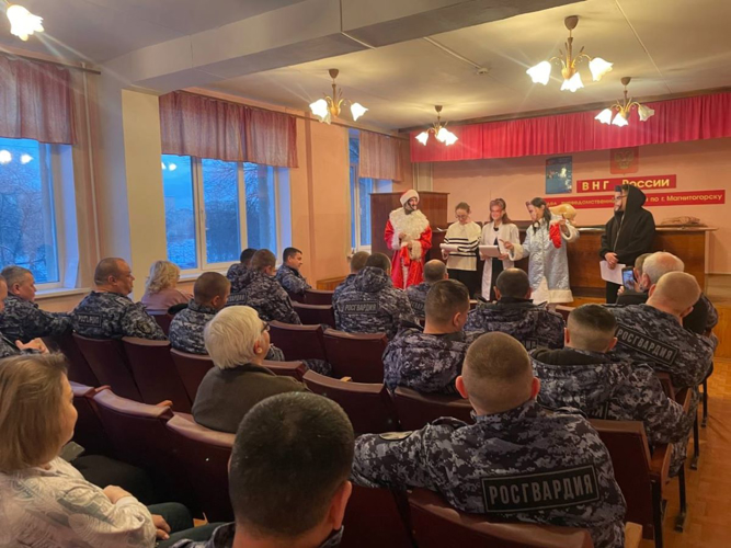 На Южном Урале «Дед мороз специального назначения» продолжает поздравлять детей