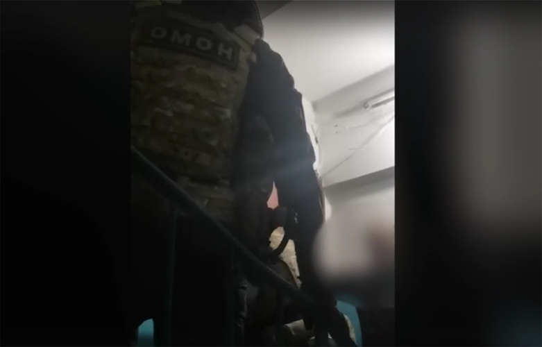 В Кыштыме при силовой поддержке ОМОН «Таганай» задержана женщина, подозреваемая в мошенничестве