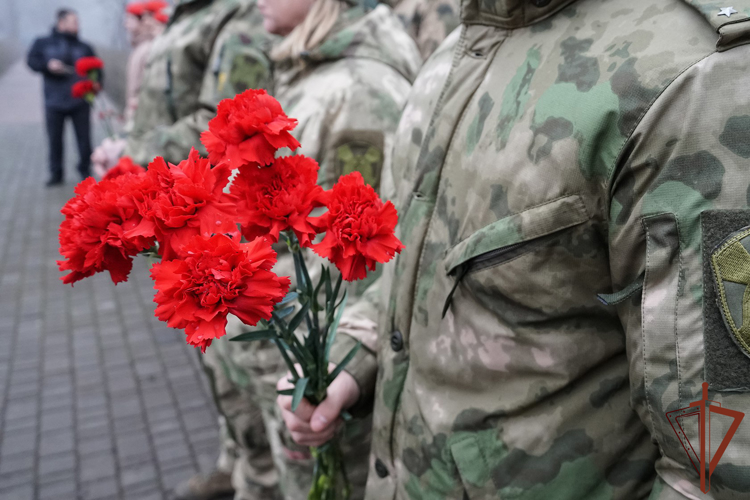 Росгвардейцы в зоне СВО почтили подвиг защитников и жителей блокадного Ленинграда