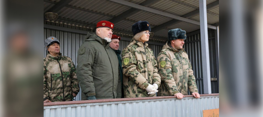 Генерал-полковник Алексей Воробьев и депутат госдумы Мария Бутина посетили кинологический центр Росгвардии