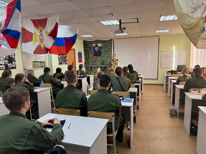 Росгвардейцы рассказали курсантам о работе пресс-службы ведомства в Челябинске