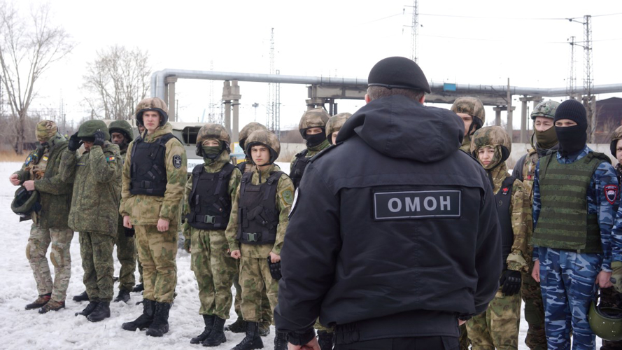 Челябинские курсанты присоединились к акции «Своих не бросаем»