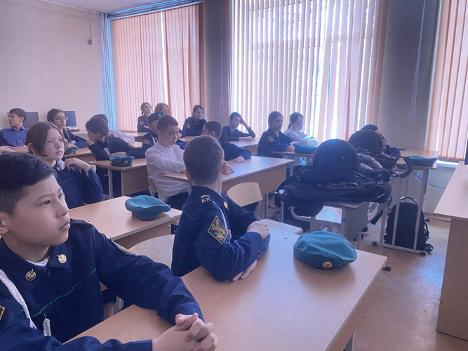 Росгвардейцы встретились с подшефными в одной из челябинских школ