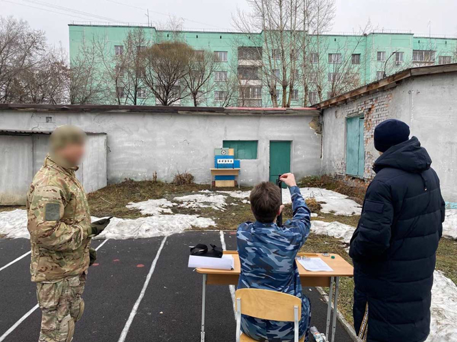 Военнослужащие челябинского спецназа провели «Зарницу» для школьников