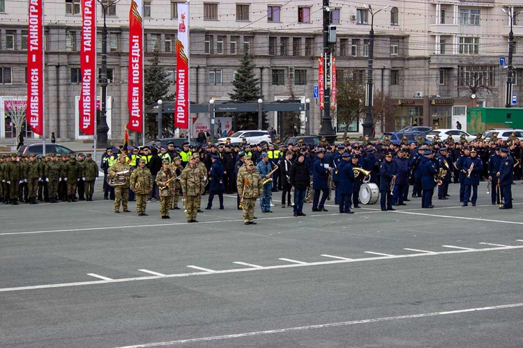 В Челябинске оркестр Росгвардии приступил к репетициям парада в честь 80-летие Победы