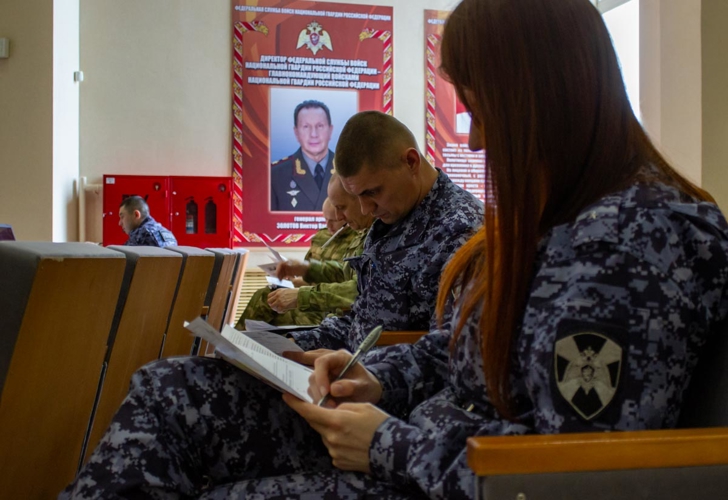 Челябинские росгвардейцы проверили знания истории в «Диктанте Победы»