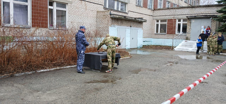 В Кыштыме росгвардейцы приняли участие в военно-патриотической игре «Зарница 2.0»