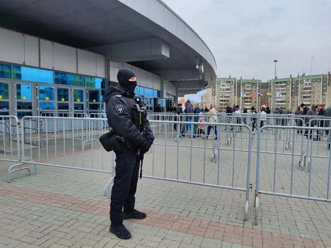 В Челябинске матч КХЛ прошел под охраной росгвардейцев