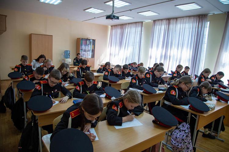 В Челябинске кадеты присоединись к акции «Письмо солдату»