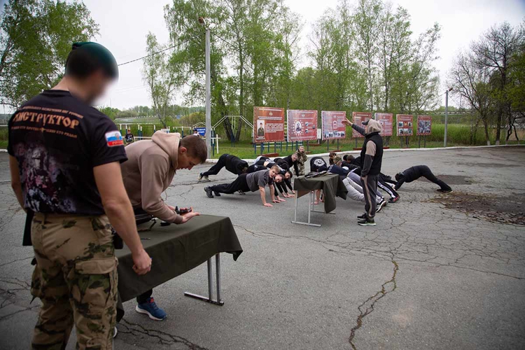 Спецназ Росгвардии провел военно-спортивный турнир для юных уральцев - участников всероссийского движения «Гвардейская смена»