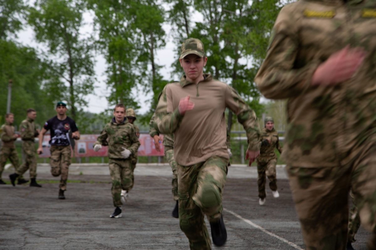 Спецназ Росгвардии провел военно-спортивный турнир для юных уральцев - участников всероссийского движения «Гвардейская смена»