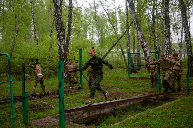 Спецназ Росгвардии провел военно-спортивный турнир для юных уральцев - участников всероссийского движения «Гвардейская смена»