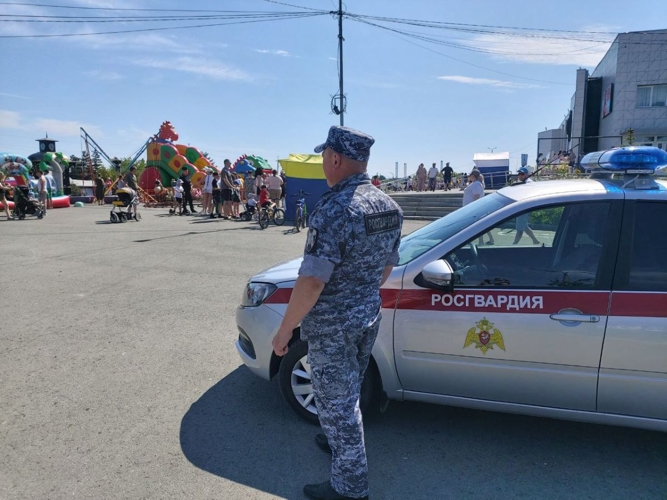 Росгвардейцы обеспечили безопасность Дня защиты детей на Южном Урале