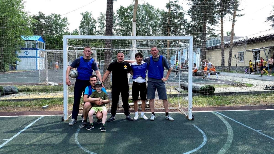 В Челябинске прошли товарищеские турниры по мини-футболу и волейболу