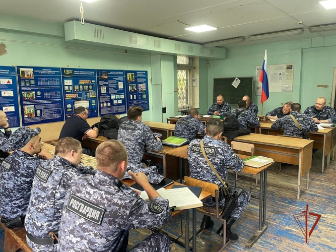 На Южном Урале росгвардейцы приняли участие  в патриотических мероприятиях, приуроченных к празднованию Дня российского флага 