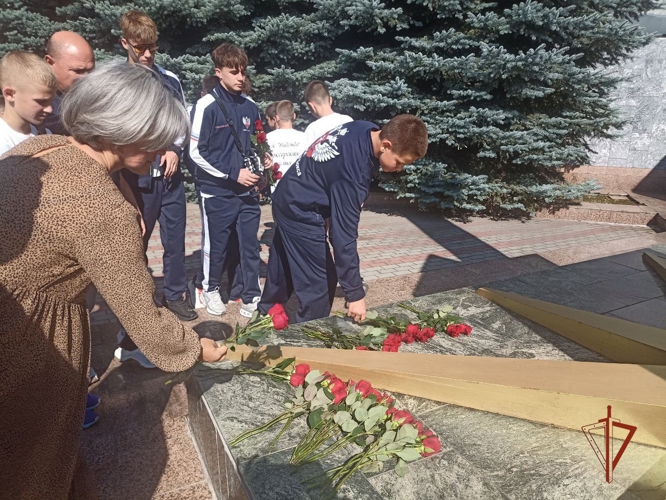 Сотрудники ОМОН «Атом» провели экскурсию для детей из Луганской Народной Республики