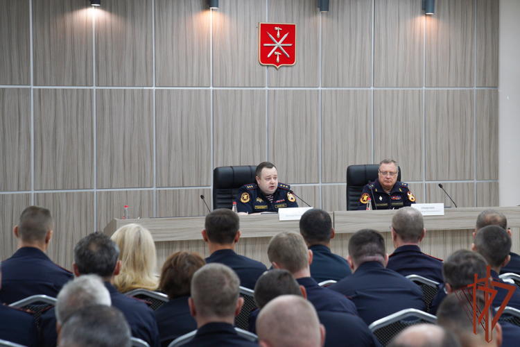 Заместитель директора Росгвардии генерал-полковник полиции Василий Сонин определил приоритеты развития вневедомственной охраны на всероссийском совещании в Туле 