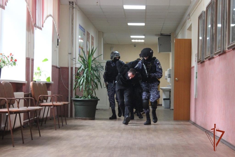 На Южном Урале Росгвардия участвует в учениях по отработке действий при ЧС на объектах образования