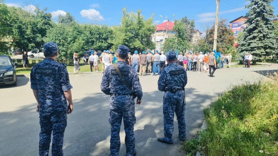 Росгвардейцы приняли участие в обеспечении безопасности празднования Дня ВДВ в Челябинской области