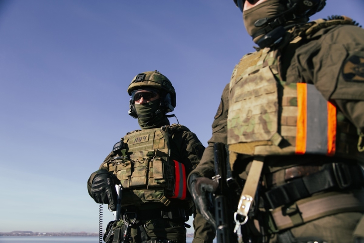 Росгвардейцы помогли пресечь деятельность наркодилеров в Челябинске