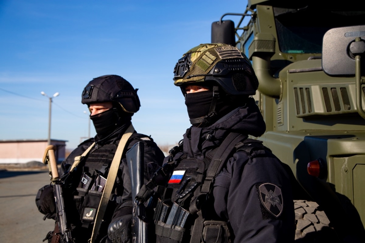 Сотрудники ОМОН отмечают профессиональный праздник